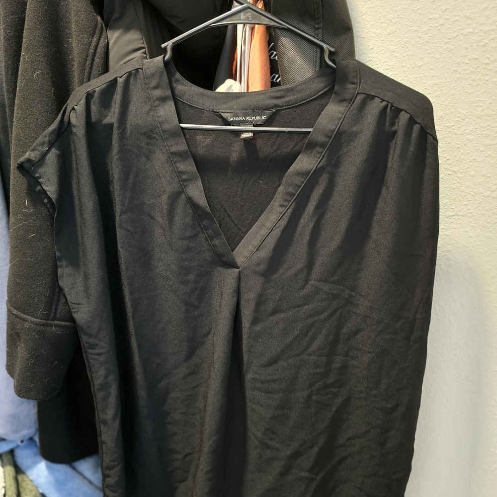 Banana Republic Classic Black Top